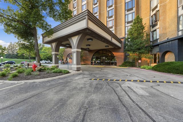 1 Renaissance Place 816, Palatine, IL 60067