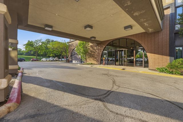 1 Renaissance Place 816, Palatine, IL 60067