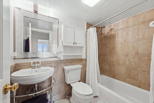 1 Renaissance Place 816, Palatine, IL 60067