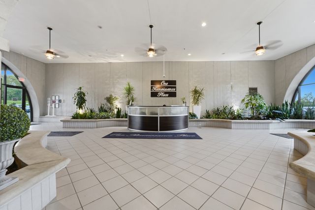 1 Renaissance Place 816, Palatine, IL 60067