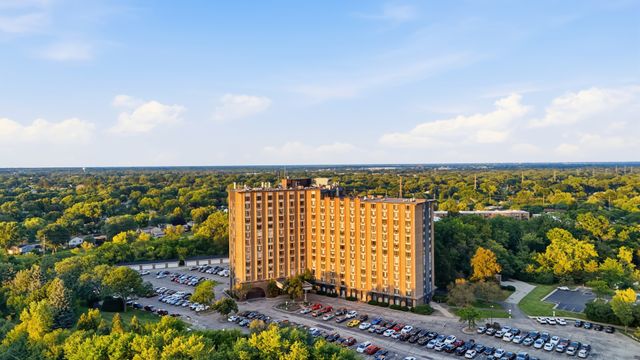 1 Renaissance Place 816, Palatine, IL 60067
