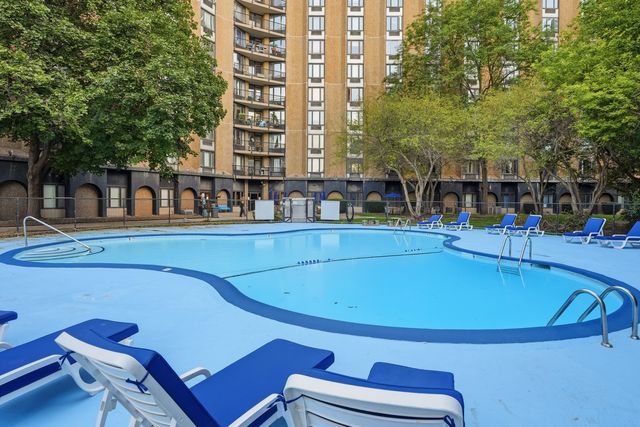 1 Renaissance Place 816, Palatine, IL 60067