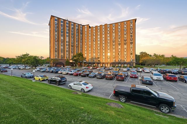 1 Renaissance Place 816, Palatine, IL 60067