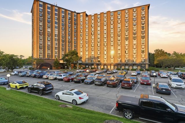 1 Renaissance Place 816, Palatine, IL 60067