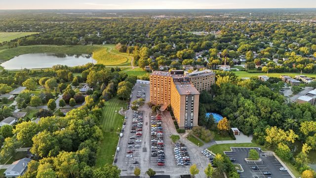 1 Renaissance Place 816, Palatine, IL 60067