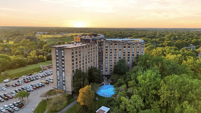 1 Renaissance Place 816, Palatine, IL 60067