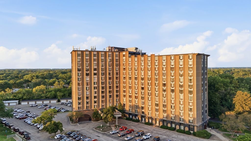 1 Renaissance Place 816, Palatine, IL 60067