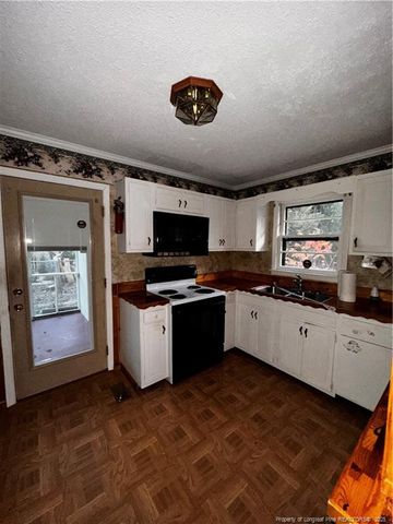 1921 Shiloh Drive, Fayetteville, NC 28304