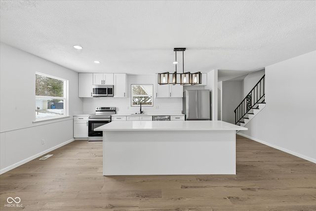 9131 Mercury Drive, Indianapolis, IN 46229