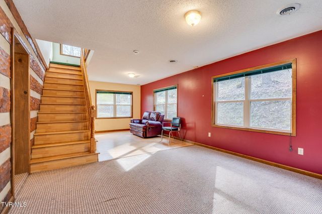 1072 Lower Paint Creek Road, Greeneville, TN 37743