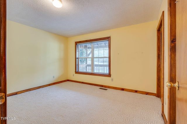 1072 Lower Paint Creek Road, Greeneville, TN 37743