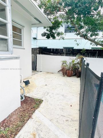 1020 SW 36th Ct, Miami, FL 33135