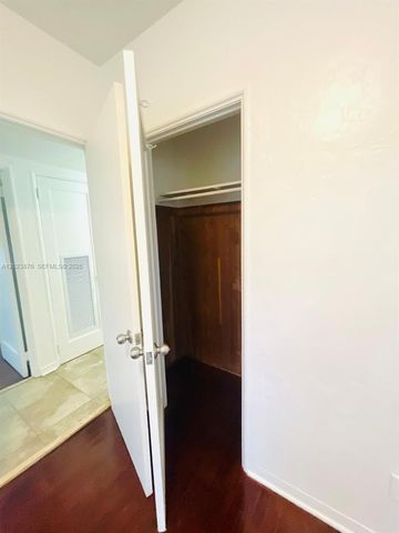 1020 SW 36th Ct, Miami, FL 33135