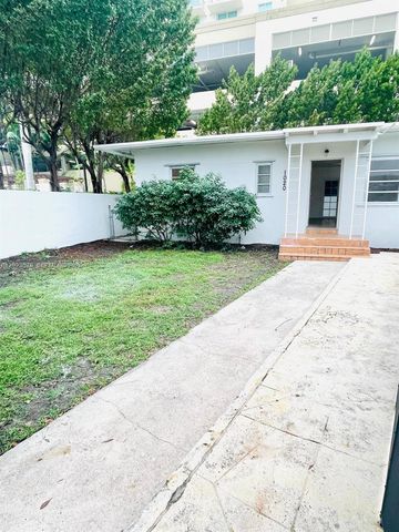 1020 SW 36th Ct, Miami, FL 33135