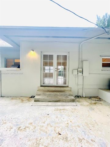 1020 SW 36th Ct, Miami, FL 33135