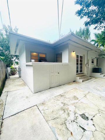 1020 SW 36th Ct, Miami, FL 33135