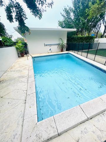 1020 SW 36th Ct, Miami, FL 33135