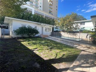 1020 SW 36th Ct, Miami, FL 33135