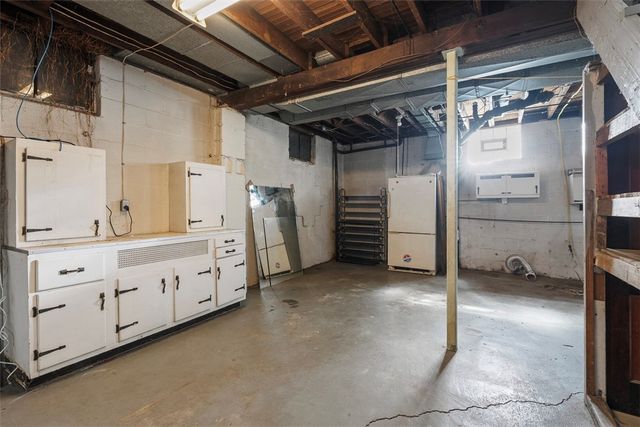 2123 Worton Blvd, West Mifflin, PA 15122