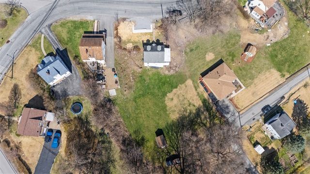 2123 Worton Blvd, West Mifflin, PA 15122