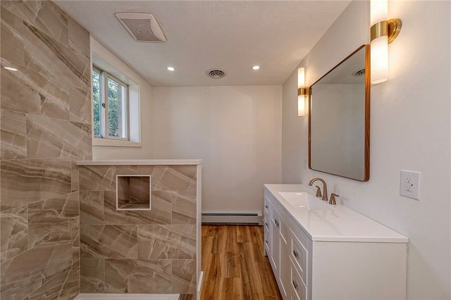 800 Jackson Ave, Monaca, PA 15061