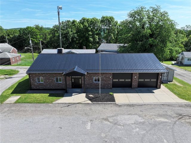 800 Jackson Ave, Monaca, PA 15061