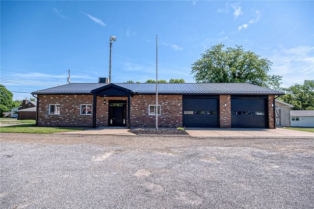 800 Jackson Ave, Monaca, PA 15061