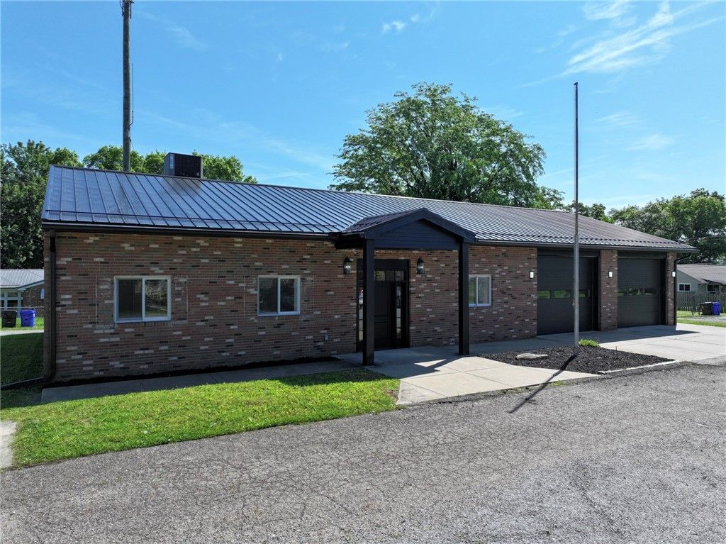 800 Jackson Ave, Monaca, PA 15061