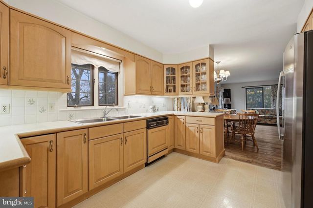 757 W ALLENS LN, Philadelphia, PA 19119