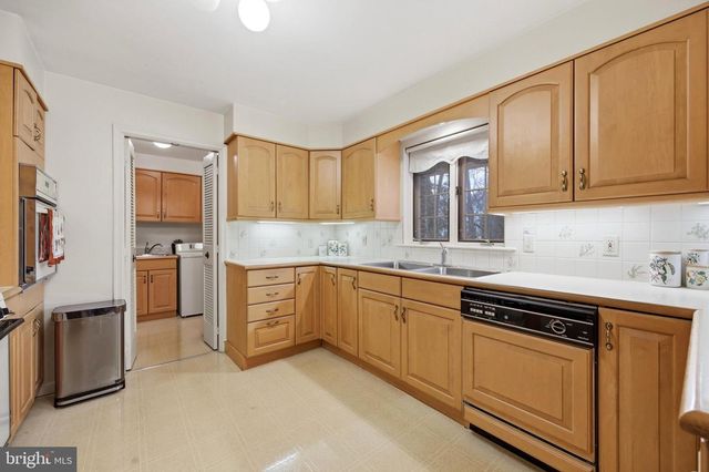 757 W ALLENS LN, Philadelphia, PA 19119