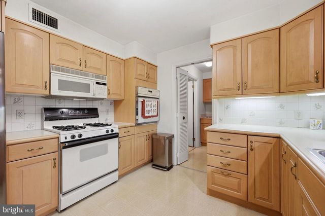 757 W ALLENS LN, Philadelphia, PA 19119