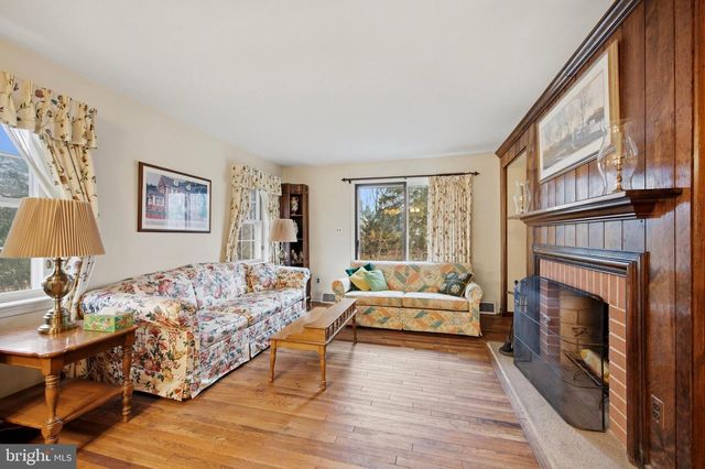 757 W ALLENS LN, Philadelphia, PA 19119