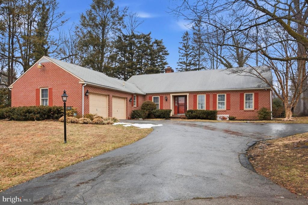 757 W ALLENS LN, Philadelphia, PA 19119