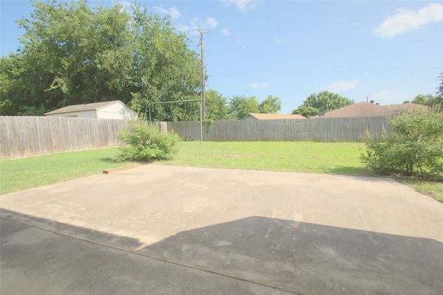 1804 Sand Stone Drive, Sanger, TX 76266