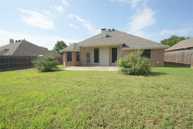 1804 Sand Stone Drive, Sanger, TX 76266