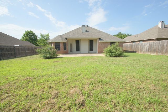 1804 Sand Stone Drive, Sanger, TX 76266