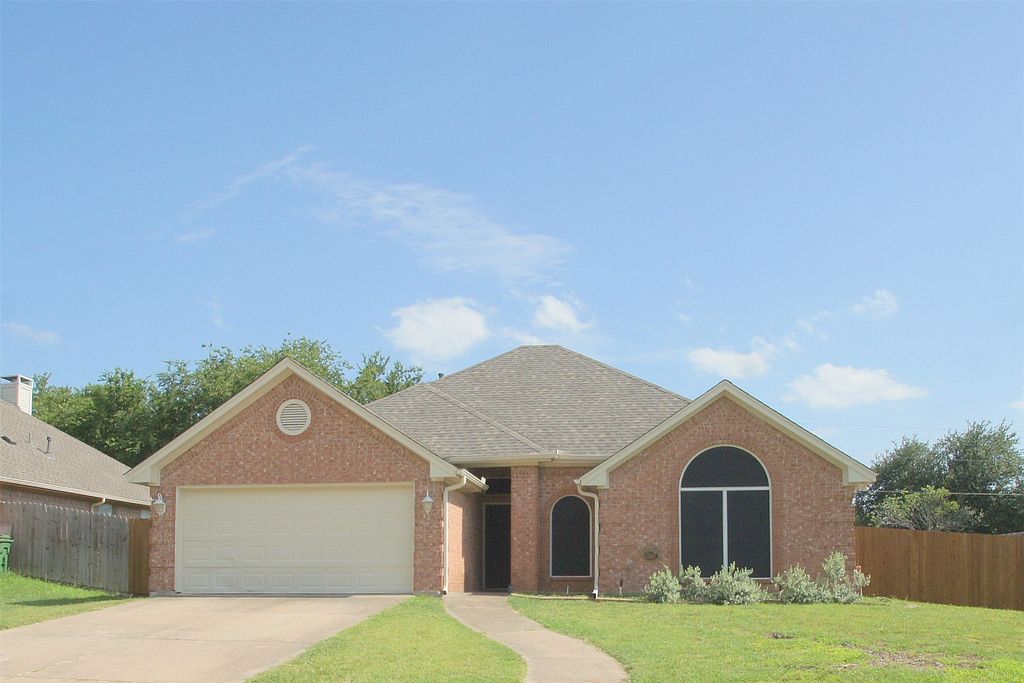 1804 Sand Stone Drive, Sanger, TX 76266