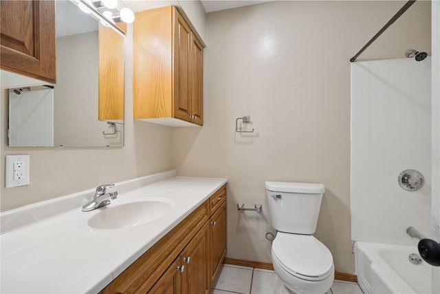 645 40th St SE, Cedar Rapids, IA 52403