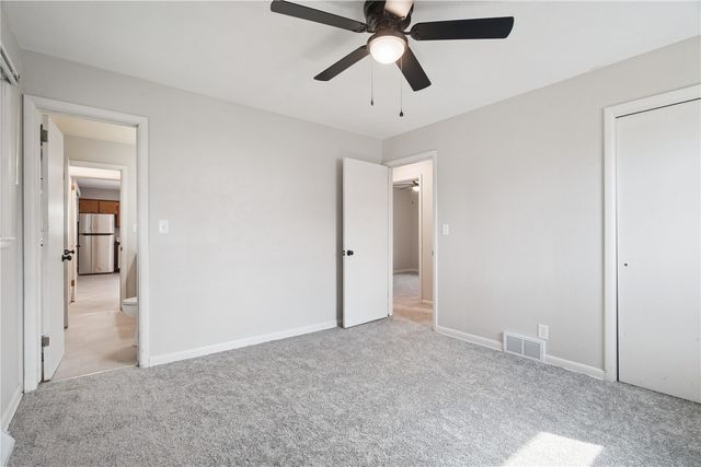 645 40th St SE, Cedar Rapids, IA 52403