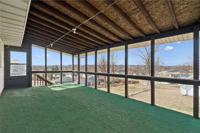 645 40th St SE, Cedar Rapids, IA 52403