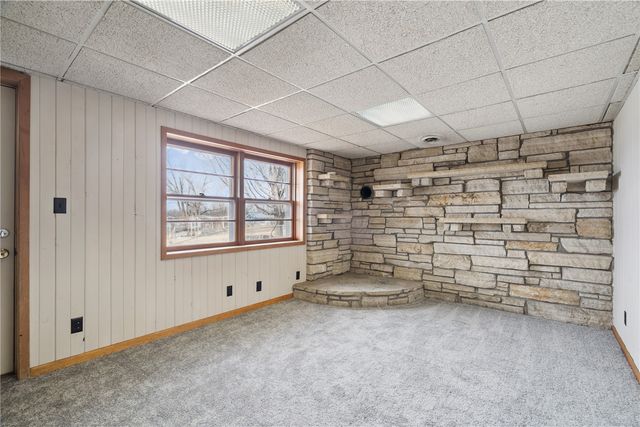 645 40th St SE, Cedar Rapids, IA 52403