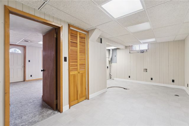 645 40th St SE, Cedar Rapids, IA 52403