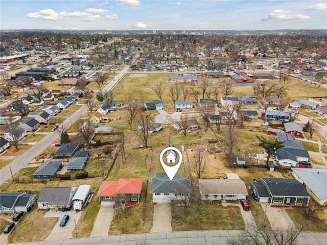 645 40th St SE, Cedar Rapids, IA 52403