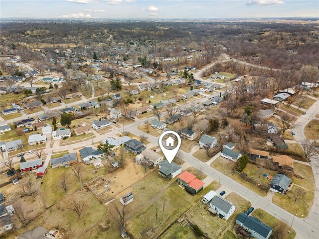 645 40th St SE, Cedar Rapids, IA 52403