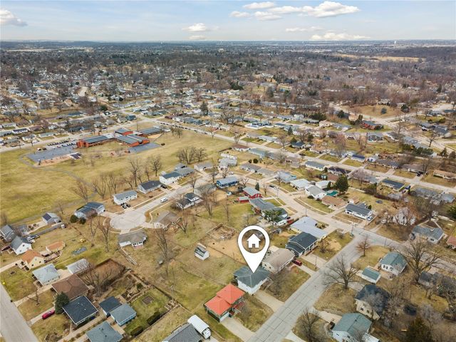 645 40th St SE, Cedar Rapids, IA 52403