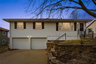 645 40th St SE, Cedar Rapids, IA 52403