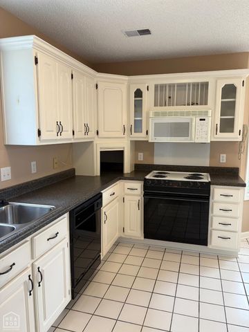 201 Hunters Ridge Dr., Jonesboro, AR 72404