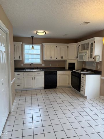 201 Hunters Ridge Dr., Jonesboro, AR 72404