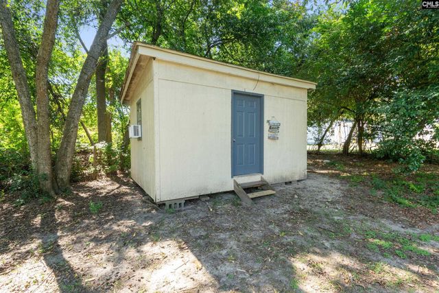1605 Shannon Street E, Camden, SC 29020