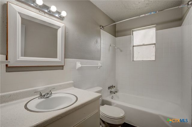 714 Martindale Road, San Marcos, TX 78666